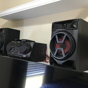 LG Stereo with bluetooth capabiilties